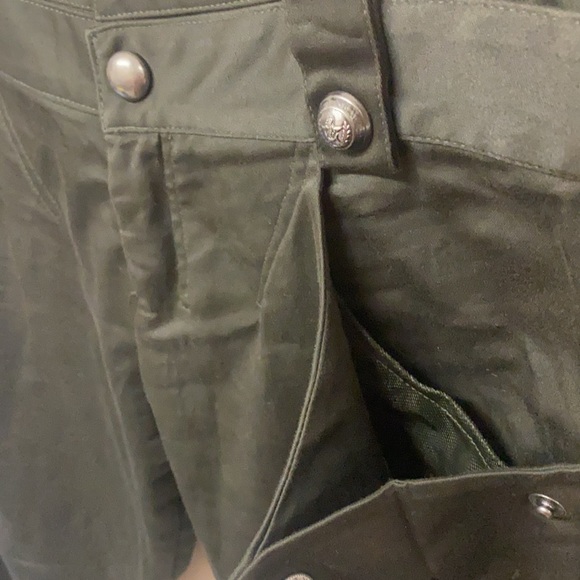 Moussy quality army green shorts with pockets - Picture 5 of 14